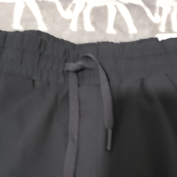 Mondetta Black Cargo Pants for Men - Picture 4 of 5